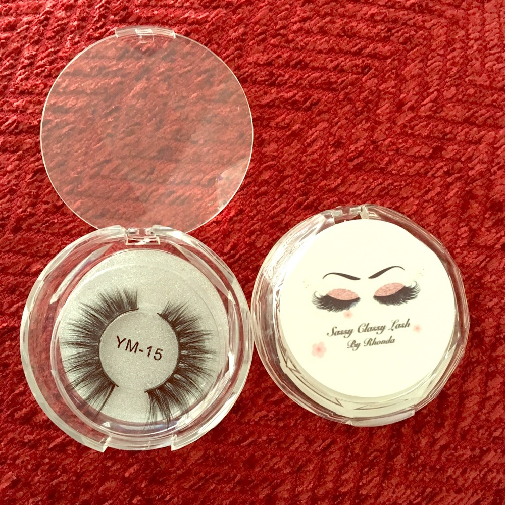 Eye lashes strips